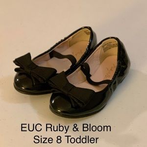 Patent leather Mary Janes 🖤